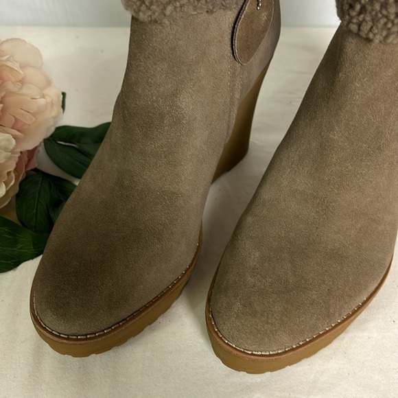Lauren Ralph Lauren Steph Taupe Side Zip Shearling Cuff Suede Wedge Booties - Picture 2 of 6